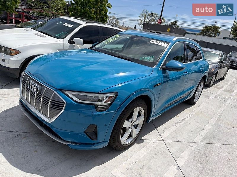 Позашляховик / Кросовер Audi e-tron 2019 в Києві