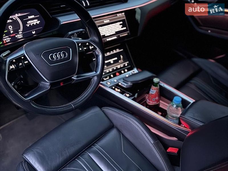 Позашляховик / Кросовер Audi e-tron 2021 в Дніпрі