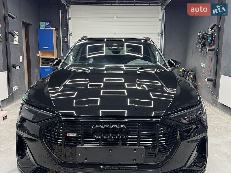 Позашляховик / Кросовер Audi e-tron 2022 в Луцьку