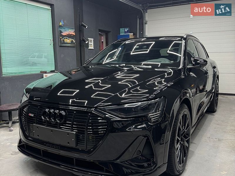 Позашляховик / Кросовер Audi e-tron 2022 в Луцьку