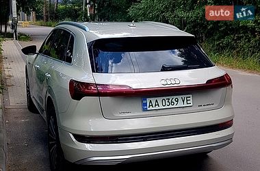 Внедорожник / Кроссовер Audi e-tron 2019 в Киеве