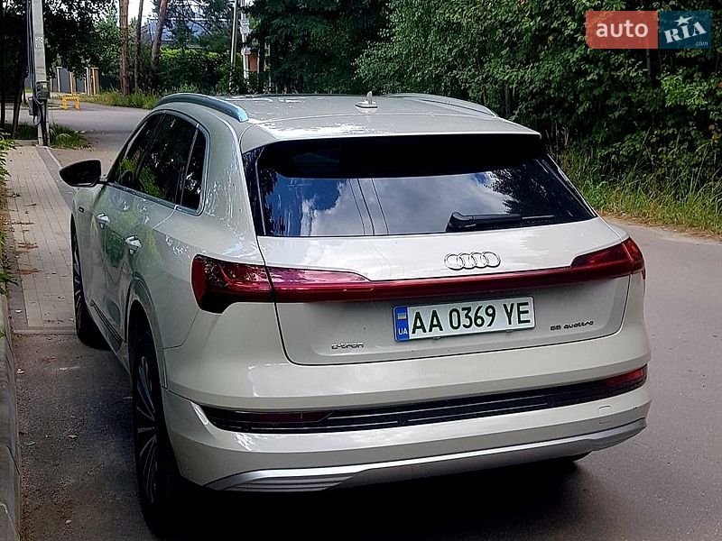 Внедорожник / Кроссовер Audi e-tron 2019 в Киеве