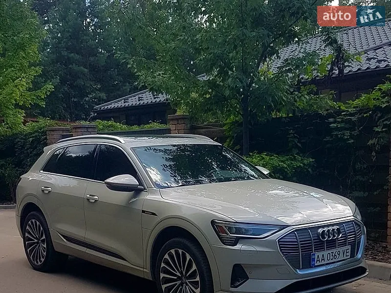 Audi e-tron 2019