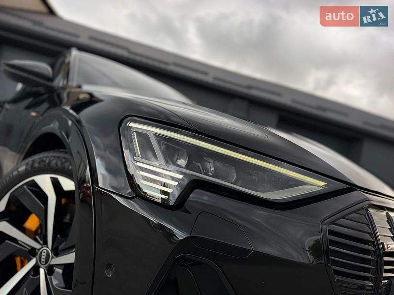 Внедорожник / Кроссовер Audi e-tron 2021 в Дубно