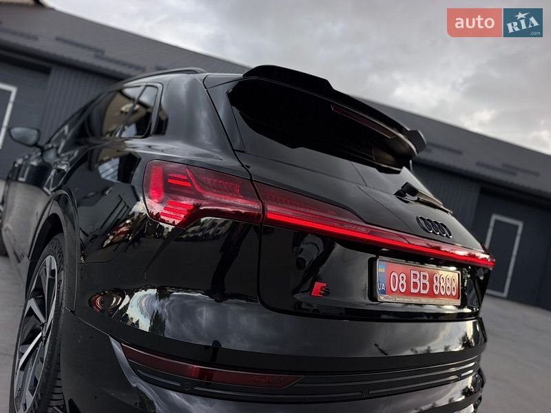 Внедорожник / Кроссовер Audi e-tron 2021 в Дубно