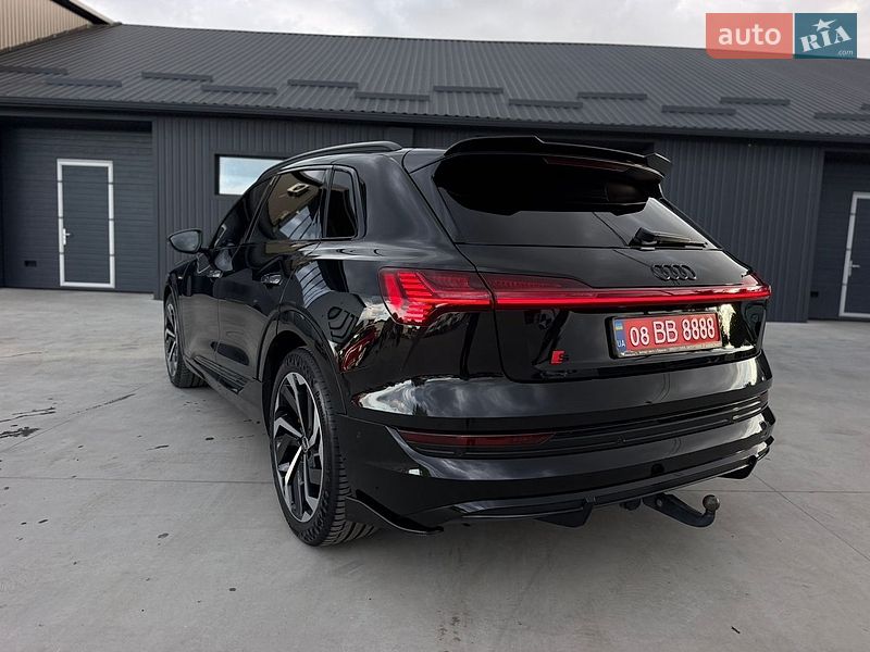 Внедорожник / Кроссовер Audi e-tron 2021 в Дубно