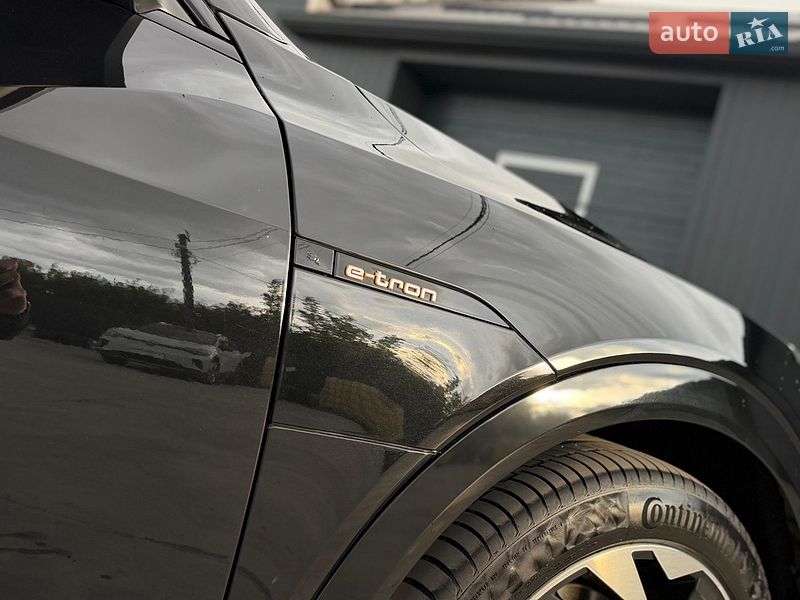 Внедорожник / Кроссовер Audi e-tron 2021 в Дубно
