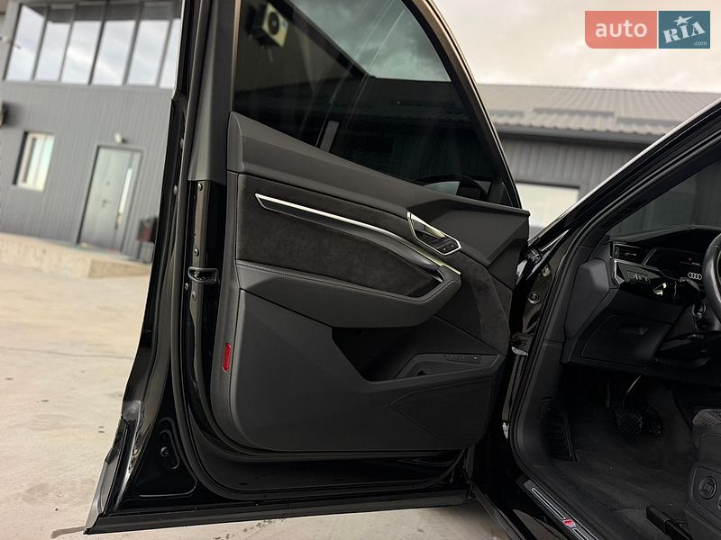 Внедорожник / Кроссовер Audi e-tron 2021 в Дубно