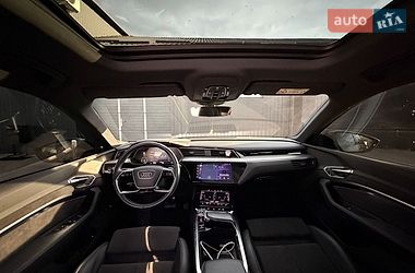 Внедорожник / Кроссовер Audi e-tron 2021 в Дубно