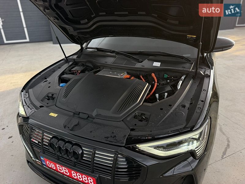 Внедорожник / Кроссовер Audi e-tron 2021 в Дубно