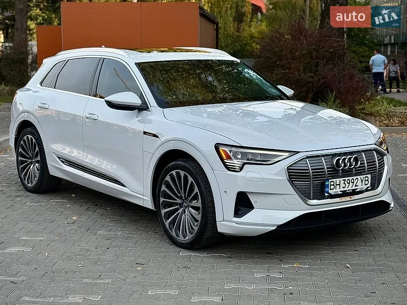 Audi e-tron 2019