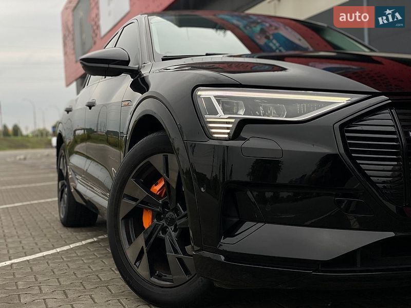 Внедорожник / Кроссовер Audi e-tron 2022 в Киеве