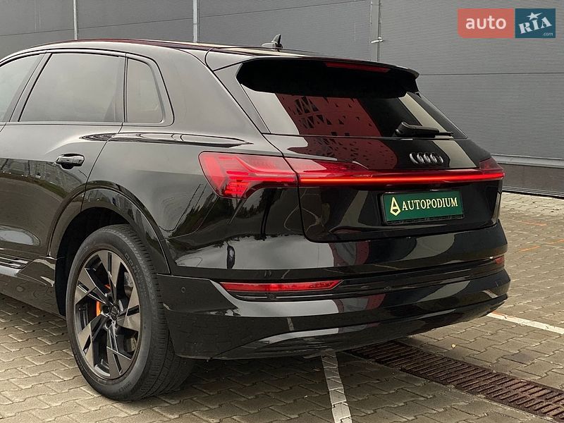 Внедорожник / Кроссовер Audi e-tron 2022 в Киеве