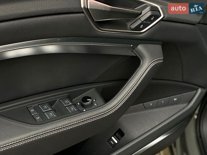 Внедорожник / Кроссовер Audi e-tron 2022 в Киеве