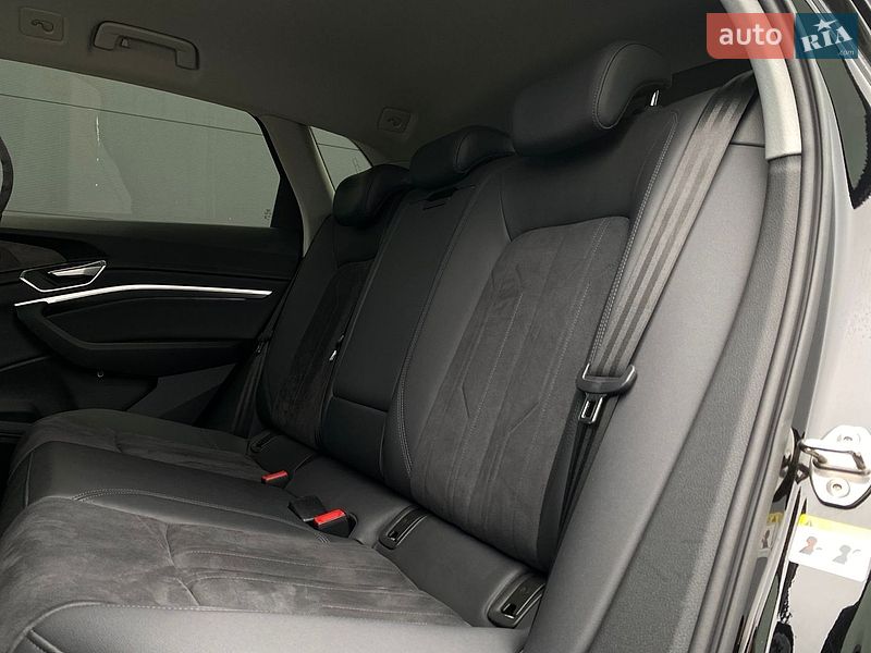 Внедорожник / Кроссовер Audi e-tron 2022 в Киеве