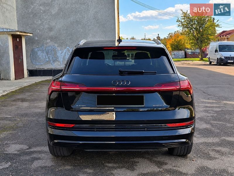 Внедорожник / Кроссовер Audi e-tron 2022 в Ровно