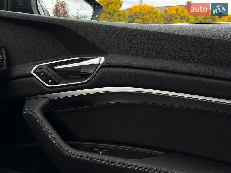 Внедорожник / Кроссовер Audi e-tron 2019 в Харькове