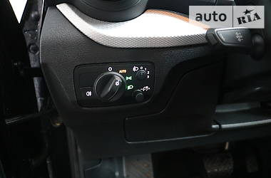 Позашляховик / Кросовер Audi Q2 2017 в 