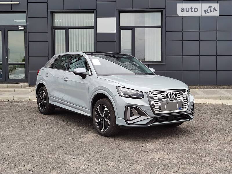 Позашляховик / Кросовер Audi Q2 2022 в 