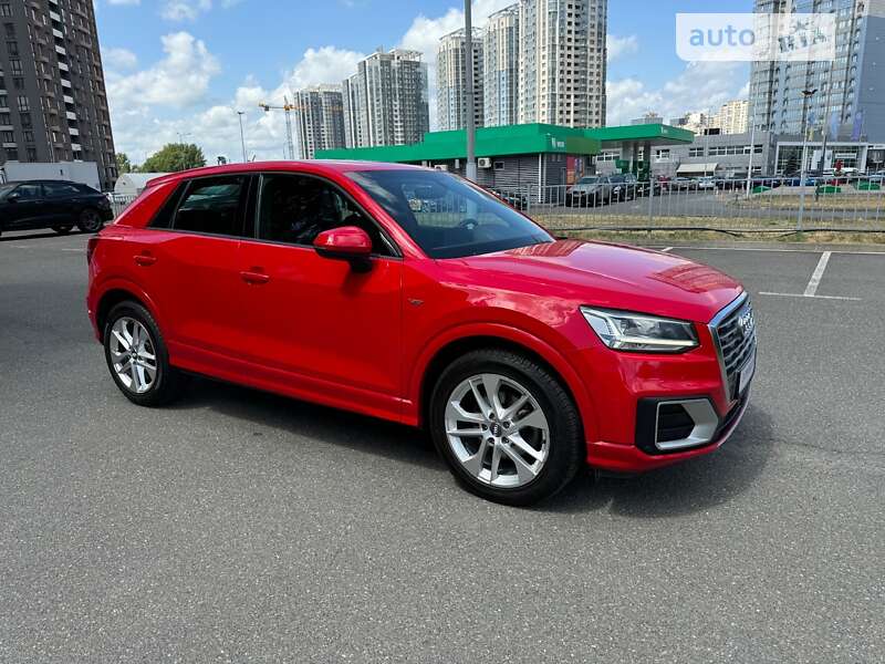 Позашляховик / Кросовер Audi Q2 2017 в Києві