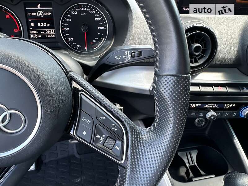 Позашляховик / Кросовер Audi Q2 2017 в Києві