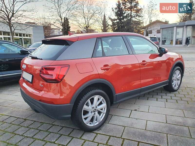 Позашляховик / Кросовер Audi Q2 2016 в Києві