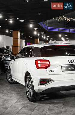 Внедорожник / Кроссовер Audi Q2 2022 в 