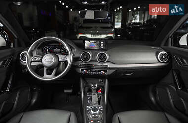 Внедорожник / Кроссовер Audi Q2 2022 в 