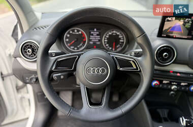 Позашляховик / Кросовер Audi Q2 2023 в 