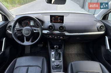 Позашляховик / Кросовер Audi Q2 2023 в 