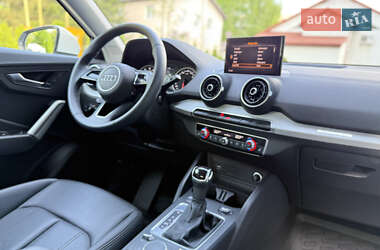 Позашляховик / Кросовер Audi Q2 2023 в 