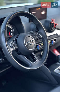 Внедорожник / Кроссовер Audi Q2 2017 в 