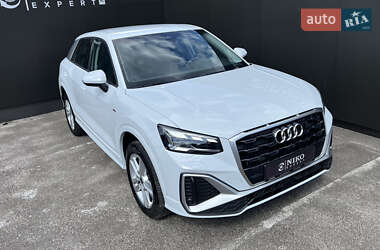 Позашляховик / Кросовер Audi Q2 2023 в 