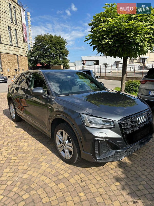 Позашляховик / Кросовер Audi Q2 2021 в 