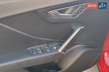 Позашляховик / Кросовер Audi Q2 2019 в 