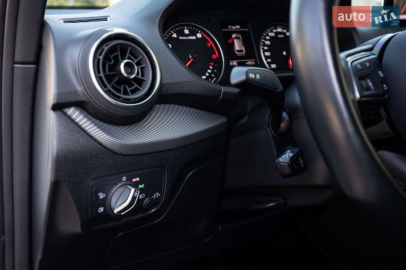 Позашляховик / Кросовер Audi Q2 2019 в Києві