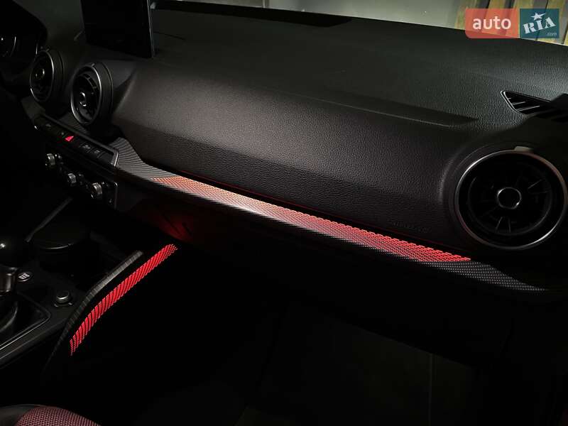 Позашляховик / Кросовер Audi Q2 2018 в Львові