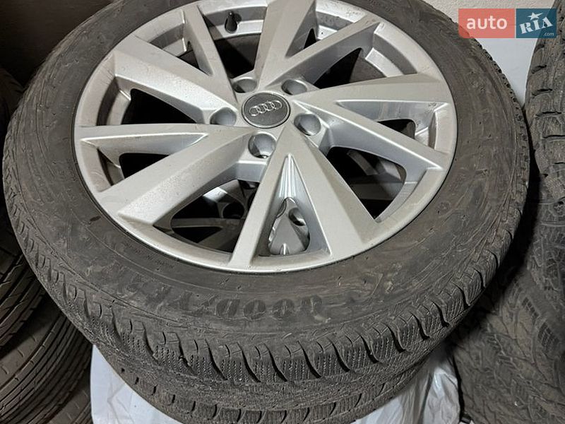Позашляховик / Кросовер Audi Q2 2019 в Рівному