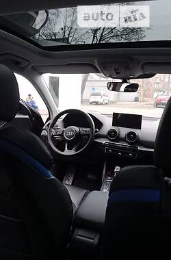 Позашляховик / Кросовер Audi Q2L e-tron 2021 в Кам'янському