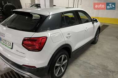 Внедорожник / Кроссовер Audi Q2L e-tron 2021 в 