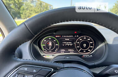 Позашляховик / Кросовер Audi Q2L e-tron 2021 в Дніпрі