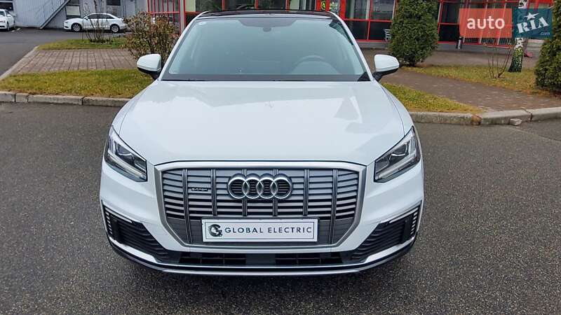 Позашляховик / Кросовер Audi Q2L e-tron 2021 в Києві
