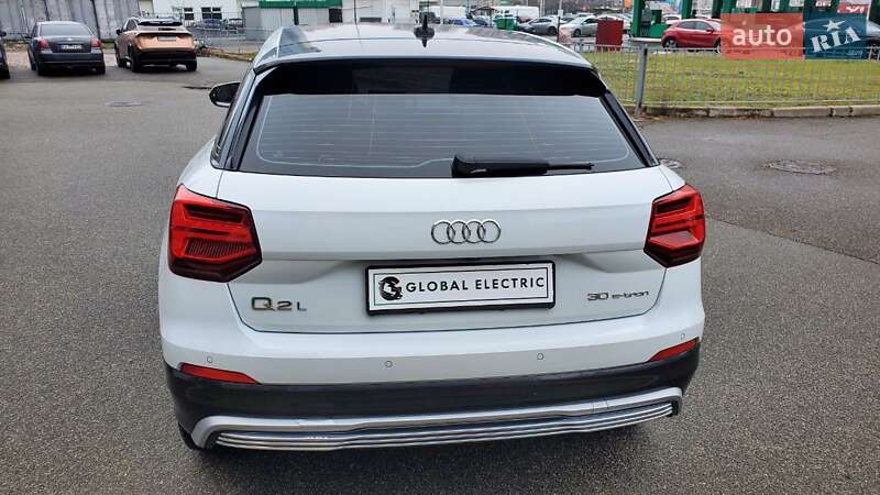 Позашляховик / Кросовер Audi Q2L e-tron 2021 в Києві