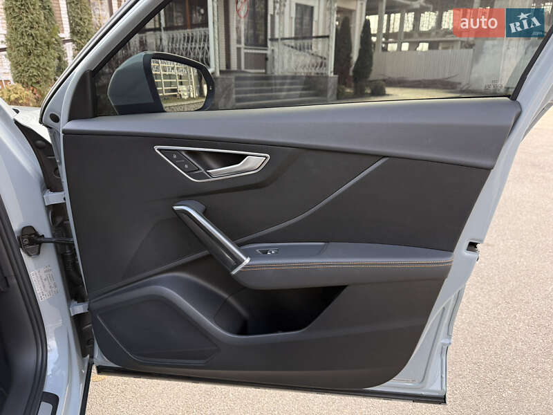 Позашляховик / Кросовер Audi Q2L e-tron 2022 в Вінниці