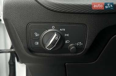 Внедорожник / Кроссовер Audi Q2L e-tron 2021 в 