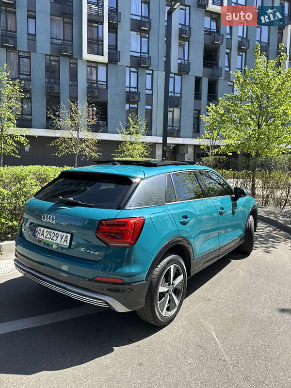 Внедорожник / Кроссовер Audi Q2L e-tron 2021 в Киеве