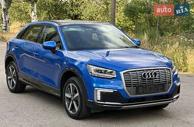 Позашляховик / Кросовер Audi Q2L e-tron 2021 в 