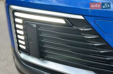 Позашляховик / Кросовер Audi Q2L e-tron 2021 в 