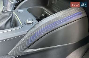Позашляховик / Кросовер Audi Q2L e-tron 2021 в 