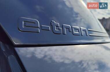 Внедорожник / Кроссовер Audi Q2L e-tron 2021 в 
